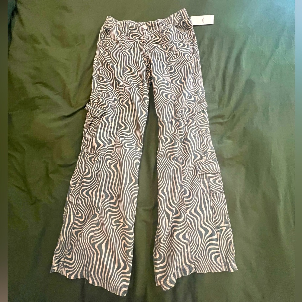 ✨NEW✨ BDG pants from OU